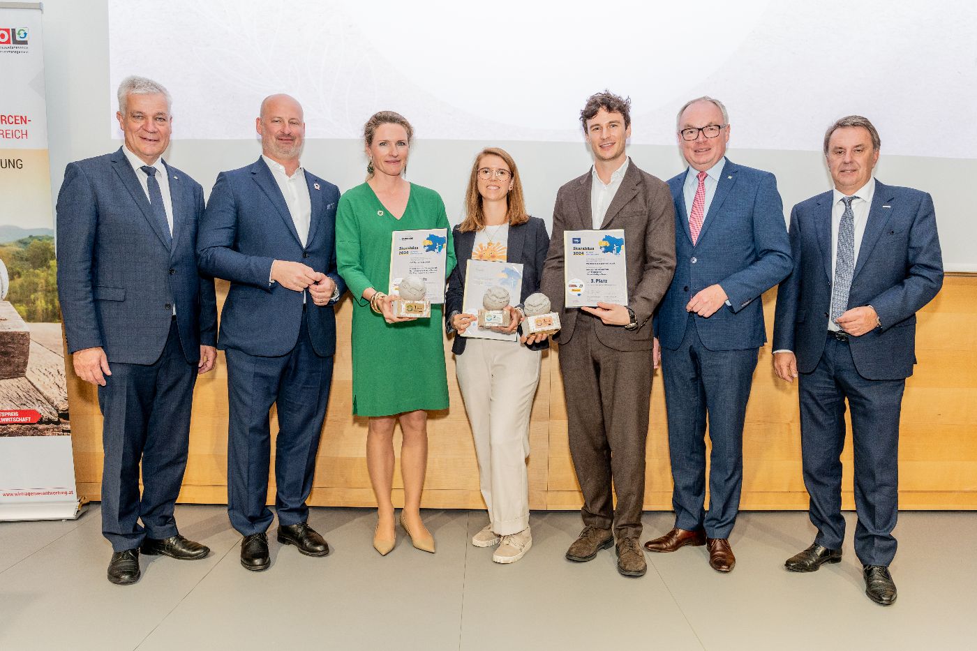 08_Kategorie_ueber_50_Mitarbeiter_innen_Gruppenfoto.jpg